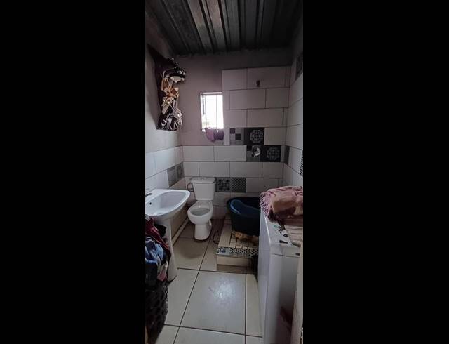 6 BEDROOM HOUSE FOR SALE IN RONDEBULT